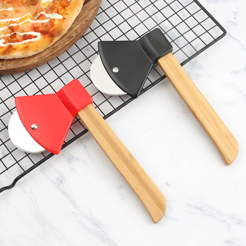 Couteau à pizza en forme d'axe - Kitchen Roller Baking avis et prix